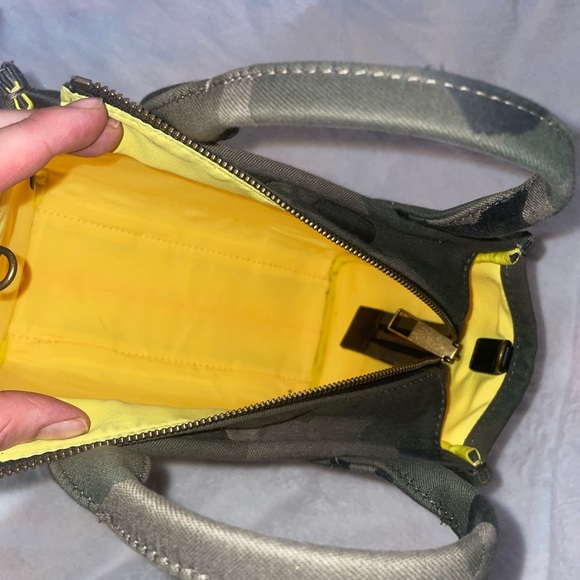 Marc Jacobs Green Camo Tote Bag - Picture 2 of 7